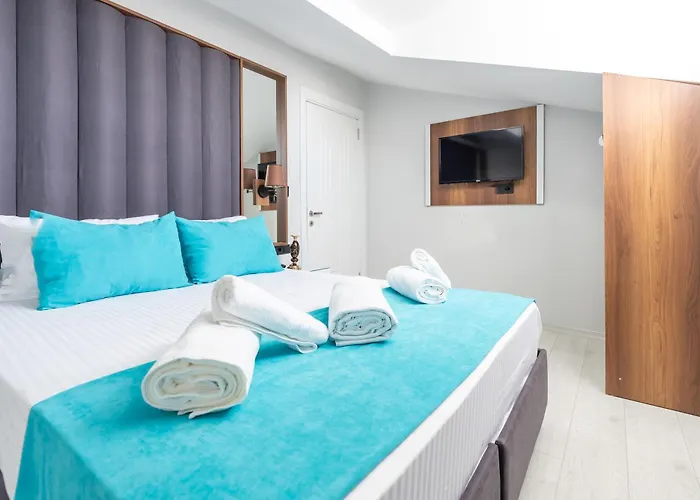 Wp White Palace מלון