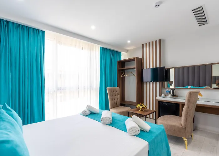 Wp White Palace מלון